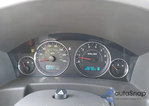 2006 Jeep Commander from USA, damaged, VIN 1J8HG48N56C352299